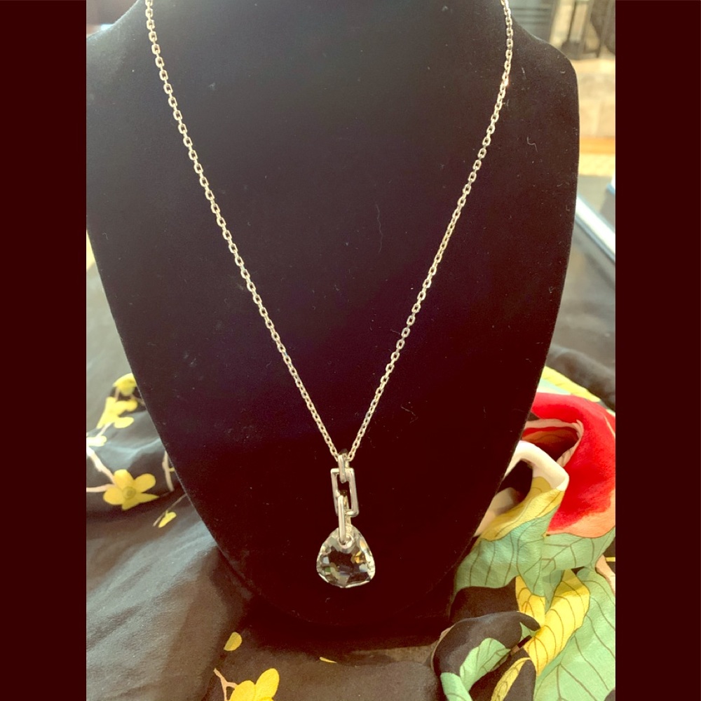 Beautiful crystal necklace and earring set🤍🌺💕